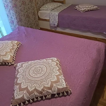 Mama΄s Apartment *
