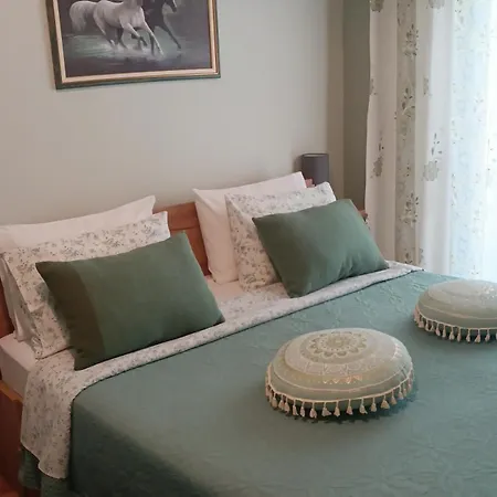 Mama΄s Apartment *